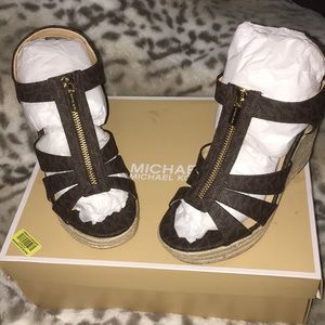 Micheal Kors wedges